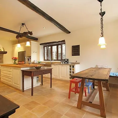 Sleeps 12 With Pool Air Con And Wifi Pollença