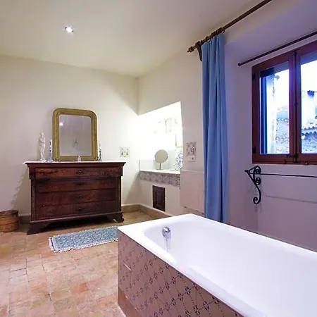 Sleeps 12 With Pool Air Con And Wifi