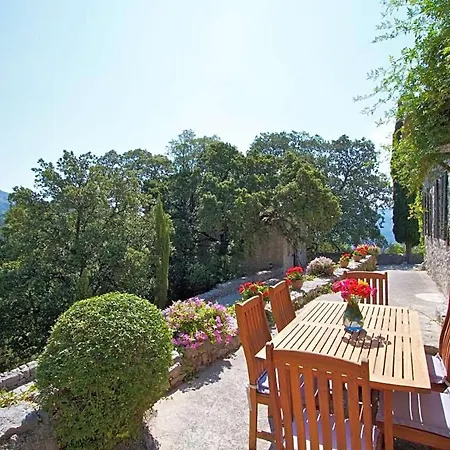 Sleeps 12 With Pool Air Con And Wifi Villa