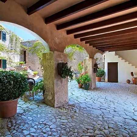 Villa Sleeps 12 With Pool Air Con And Wifi