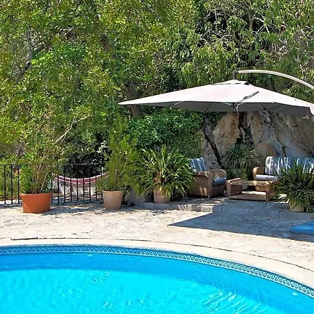 Villa Sleeps 12 With Pool Air Con And Wifi