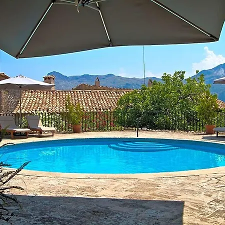 Sleeps 12 With Pool Air Con And Wifi